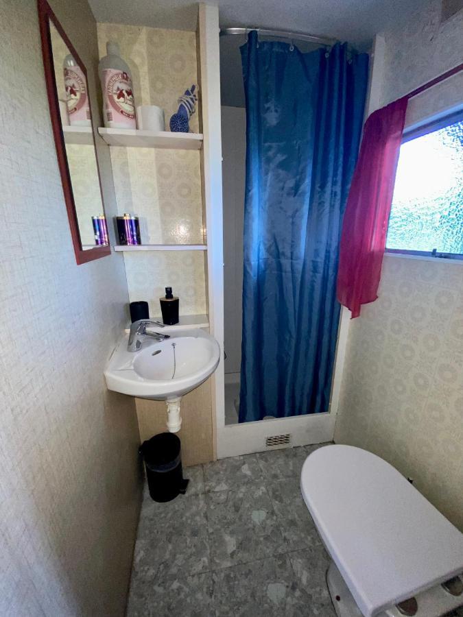 Mobilhome Sous Chalet En Bois A La Ferme Josnes Ngoại thất bức ảnh